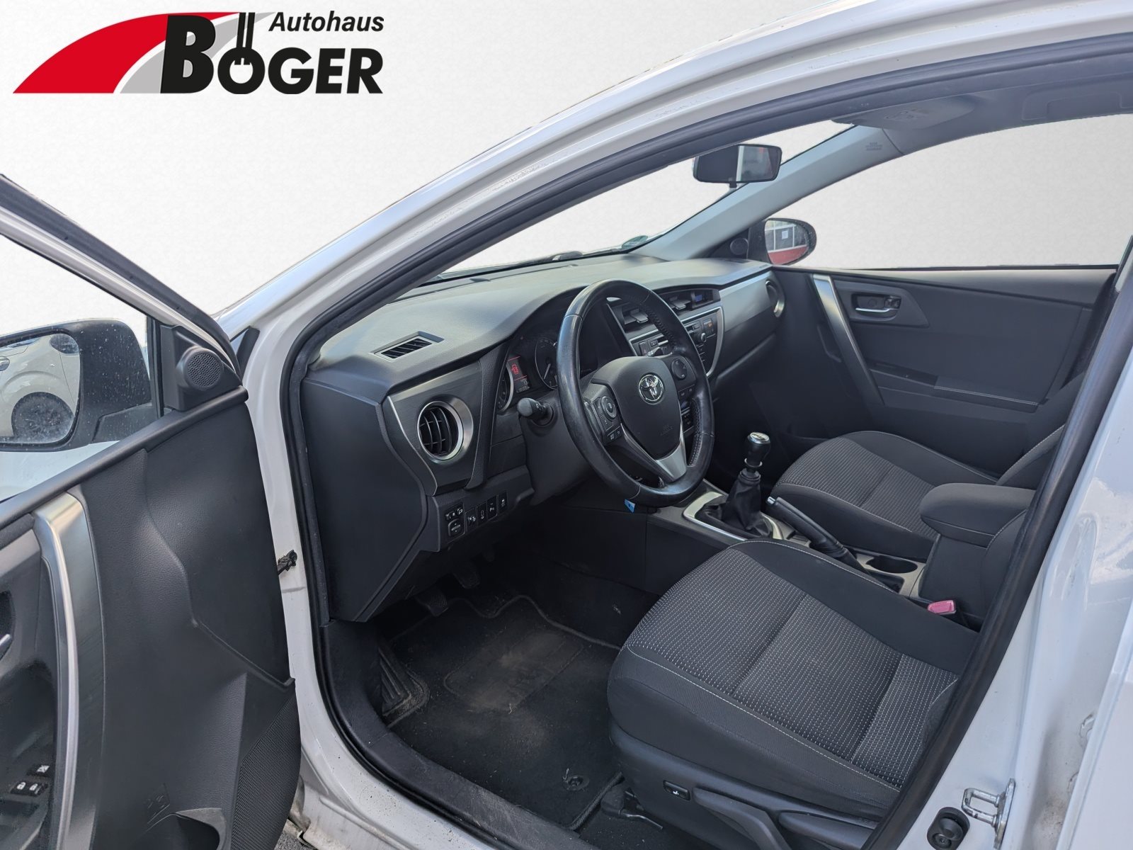 Toyota Auris – Bild 11