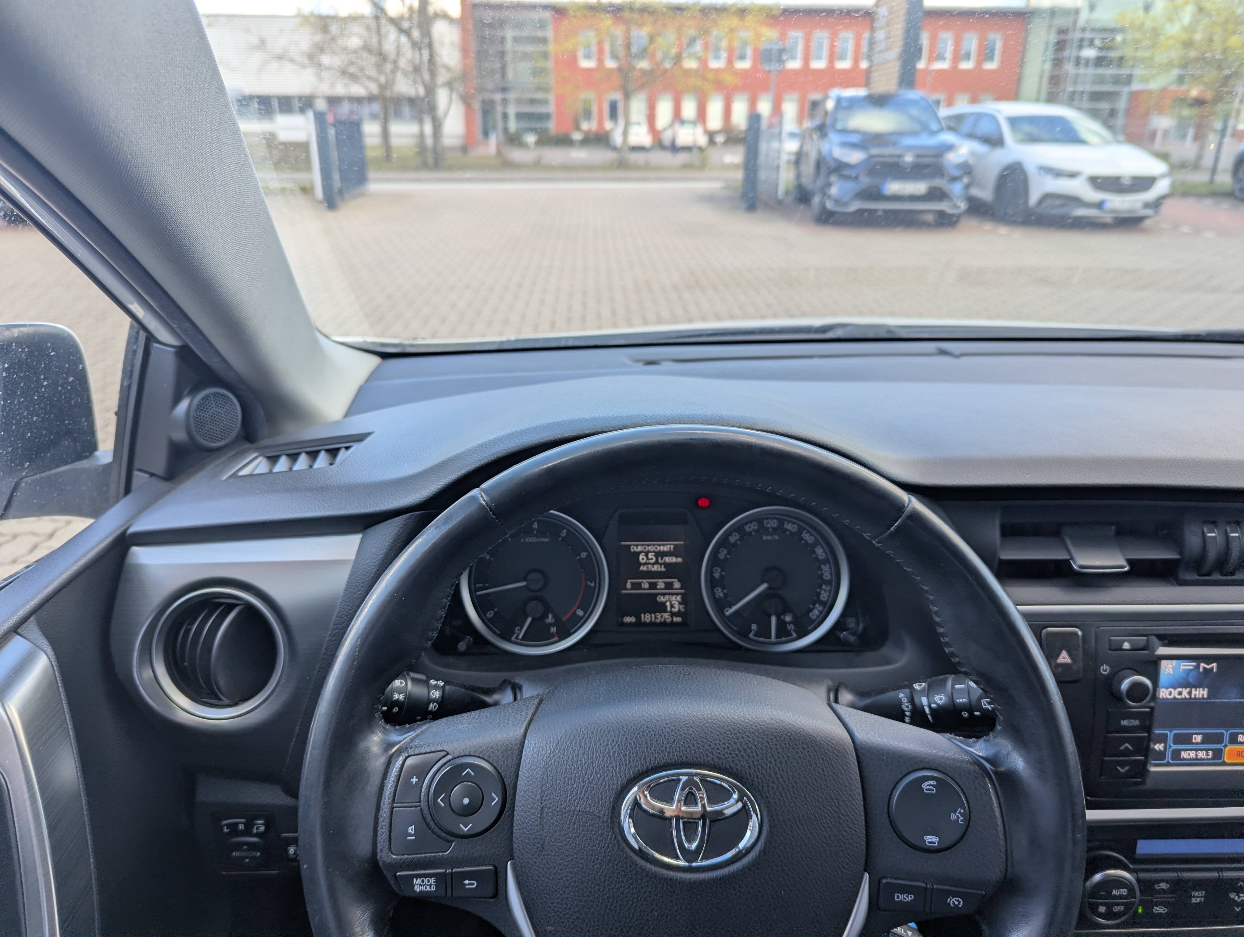 Toyota Auris – Bild 13